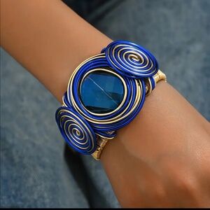 NEW! Vibrant Blue and Gold Twisted Metal Wire with Large Faceted Rich Blue Bead!